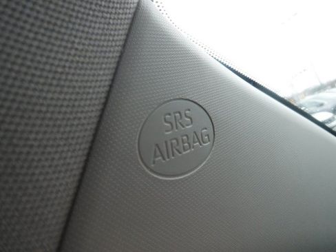 Used 2020 Toyota RAV4 XLE Premium image 29