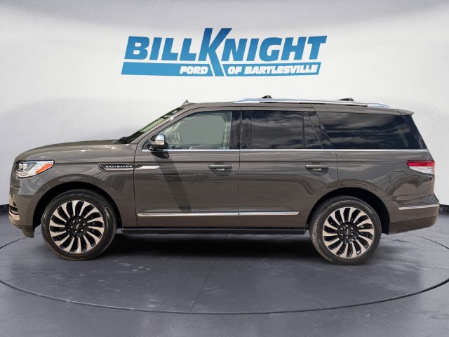Used 2024 Lincoln Navigator Black Label AWD/4WD image 2
