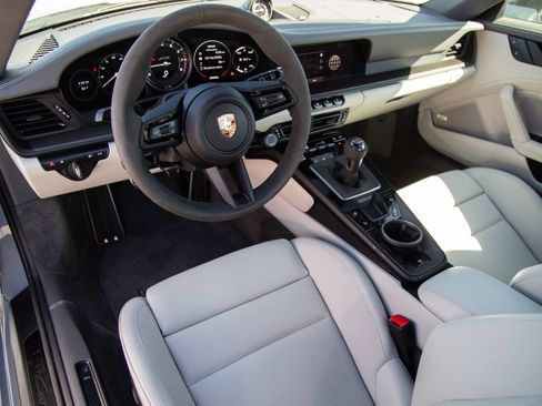 Certified 2024 Porsche 911 Carrera GTS RWD image 4