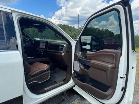 Used 2025 Ford F350 King Ranch AWD/4WD image 15