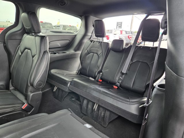 Used 2026 Chrysler Pacifica Select FWD image 38