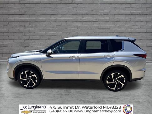 Used 2023 Mitsubishi Outlander SE FWD image 6