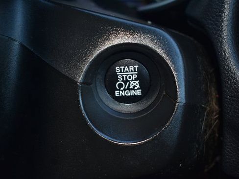 Used 2020 Jeep Compass Latitude AWD/4WD image 21