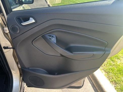 Used 2017 Ford Escape SE w/ Equipment Group 201A image 37