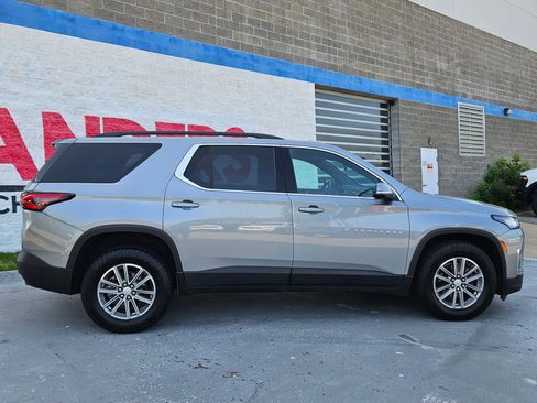 Used 2023 Chevrolet Traverse LT FWD image 8