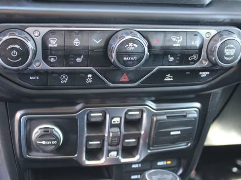 Used 2022 Jeep Wrangler Unlimited Sport AWD/4WD image 16