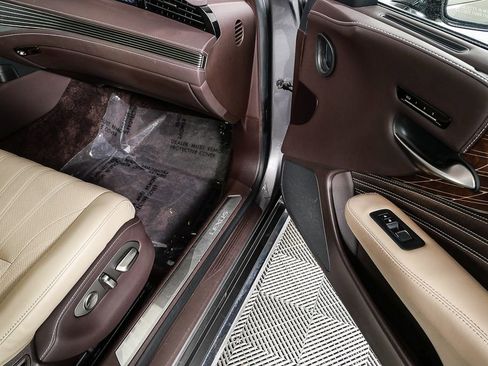 Used 2020 Lexus LS 500 AWD w/ Interior Upgrade Package image 26