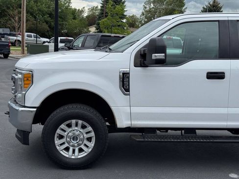 Used 2019 Ford F250 XLT w/ FX4 Off-Road Package AWD/4WD image 4
