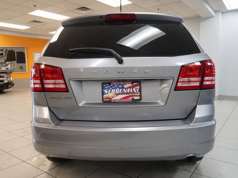 Used 2018 Dodge Journey SE image 12