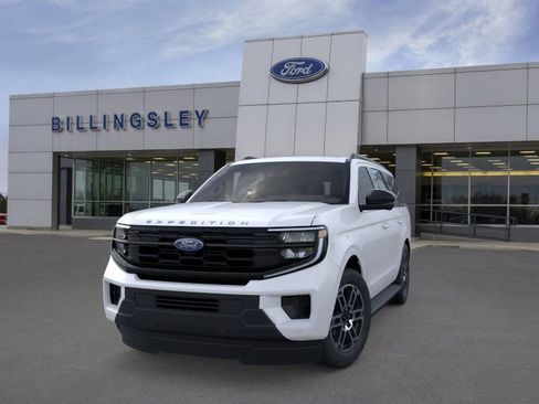 New 2025 Ford Expedition Active image 2