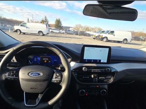 Used 2022 Ford Escape SEL w/ Technology Package image 7