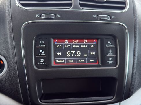 Used 2018 Dodge Journey SE w/ Connectivity Group image 17