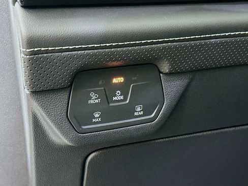 New 2026 Volkswagen Atlas SE image 10