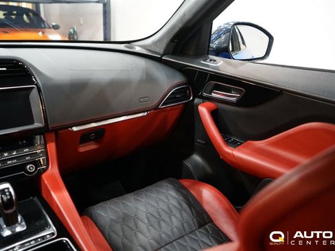 Used 2020 Jaguar F-PACE SVR image 27