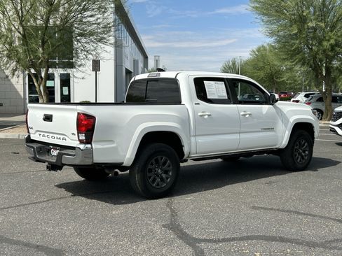 Used 2023 Toyota Tacoma SR5 w/ Technology Package AWD/4WD image 4