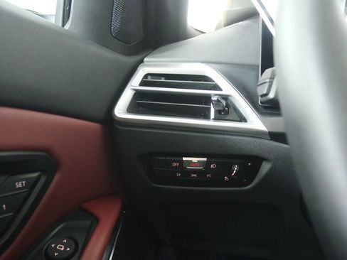 Certified 2025 BMW 330i Sedan image 21