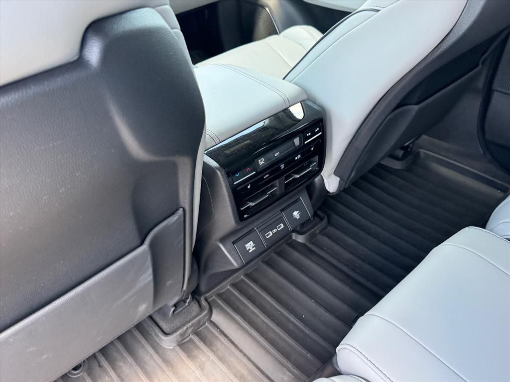 Used 2024 Acura MDX w/ Advance Package AWD/4WD image 12