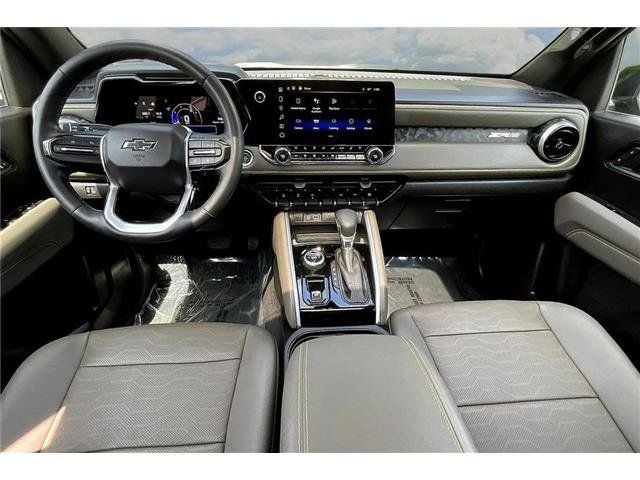Used 2025 Chevrolet Colorado ZR2 w/ Technology Package AWD/4WD image 10