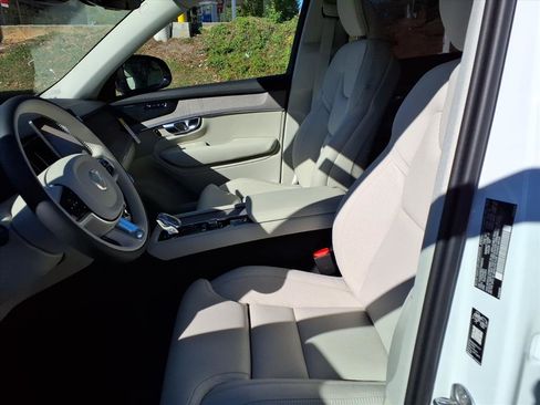 New 2026 Volvo XC90 B6 Ultra w/ Protection Package Premier image 16