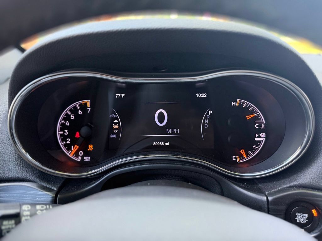 Used 2019 Jeep Grand Cherokee Limited AWD/4WD image 25