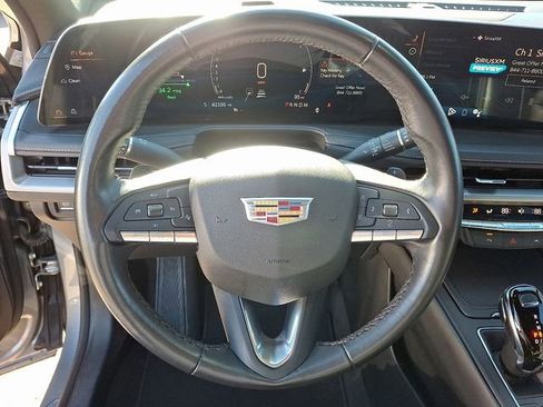 Used 2024 Cadillac XT4 Premium Luxury image 15
