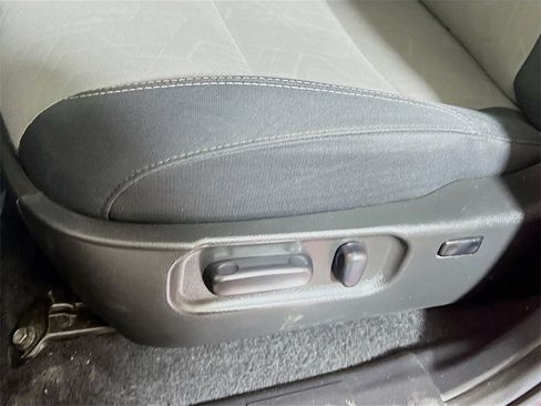 Certified 2023 Toyota Tacoma TRD Off-Road image 18