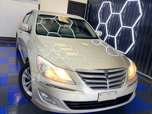 Used 2012 Hyundai Genesis 3.8 image 9