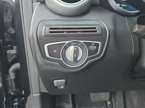 Used 2020 Mercedes-Benz GLC 350e 4MATIC image 22