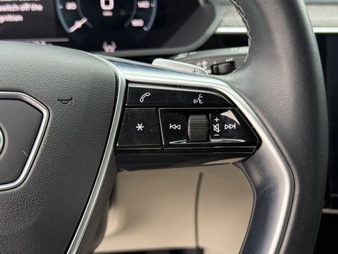 Used 2022 Audi e-tron Premium image 25