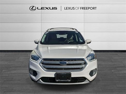 Used 2017 Ford Escape Titanium image 2