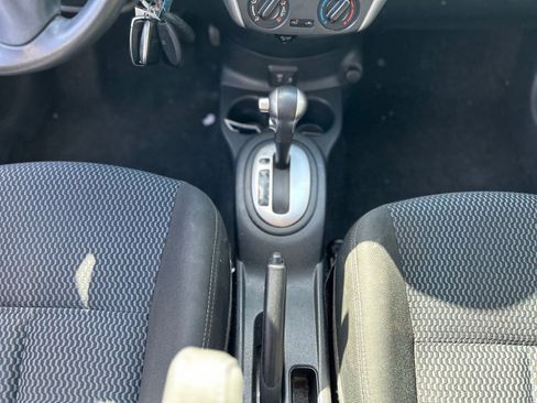 Used 2019 Nissan Versa Note SV FWD image 18