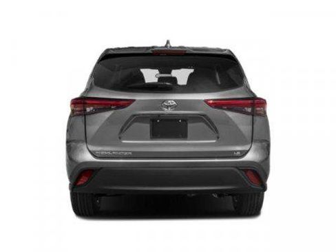 Certified 2021 Toyota Highlander LE image 5