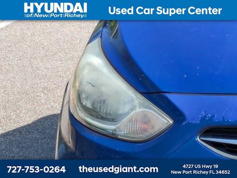 Used 2013 Hyundai Accent GLS w/ Premium Pkg FWD image 9