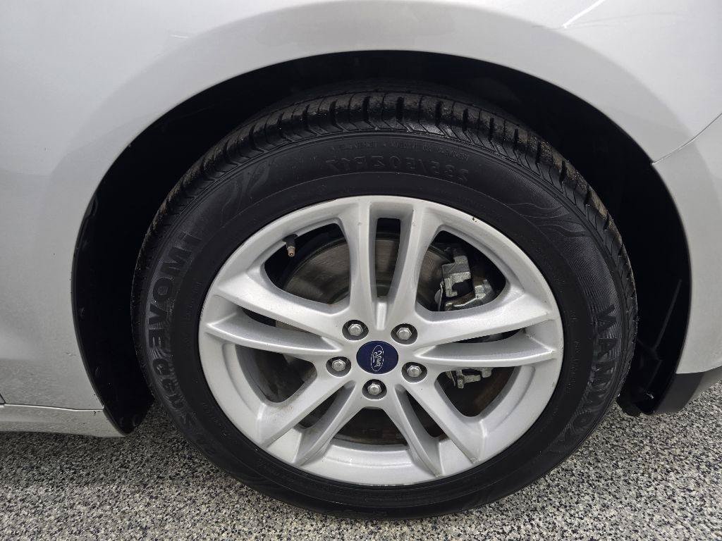 Used 2018 Ford Fusion SE FWD image 30