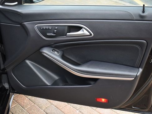 Used 2014 Mercedes-Benz CLA 250 4MATIC image 42