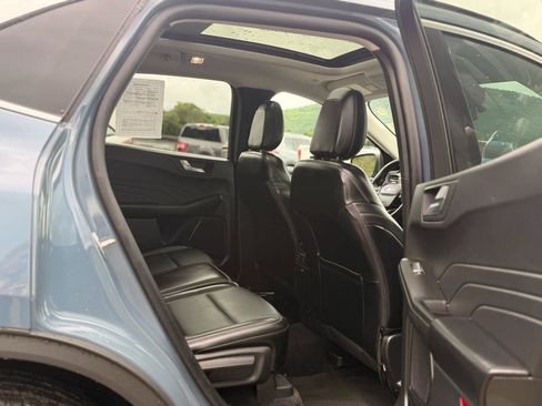 Used 2025 Ford Escape Platinum AWD/4WD image 17