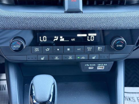 Used 2026 Subaru Outback Premium AWD/4WD image 32