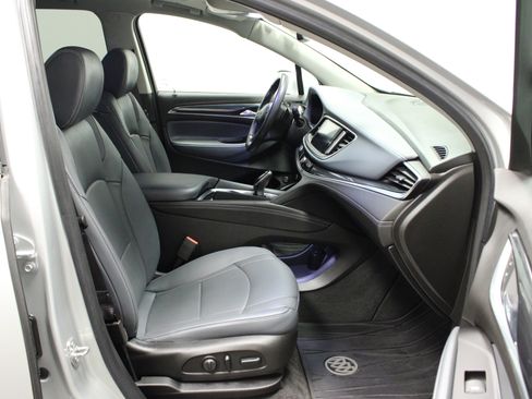 Used 2019 Buick Enclave Essence image 17