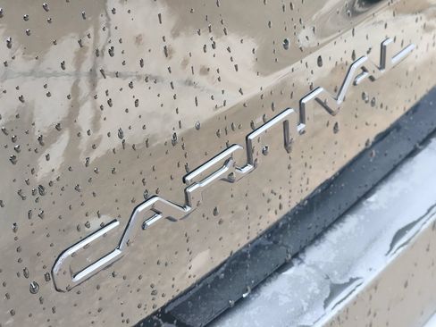 Used 2025 Kia Carnival SX Prestige FWD image 10