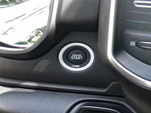Used 2022 RAM 1500 Big Horn AWD/4WD image 11