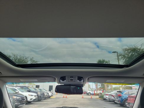 Certified 2020 Kia Cadenza Limited image 18