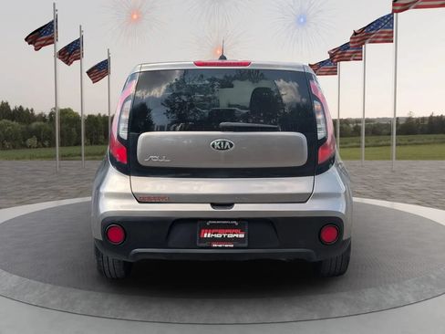 Used 2017 Kia Soul FWD image 7