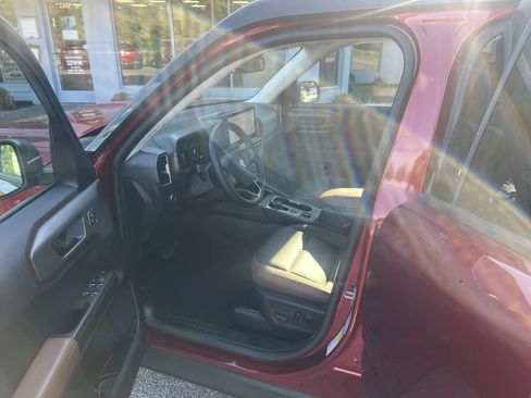 Used 2025 Ford Bronco Sport Outer Banks w/ Outer Banks Tech Package+ AWD/4WD image 9
