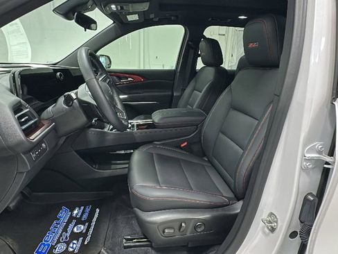 Used 2024 Chevrolet Traverse Z71 image 10