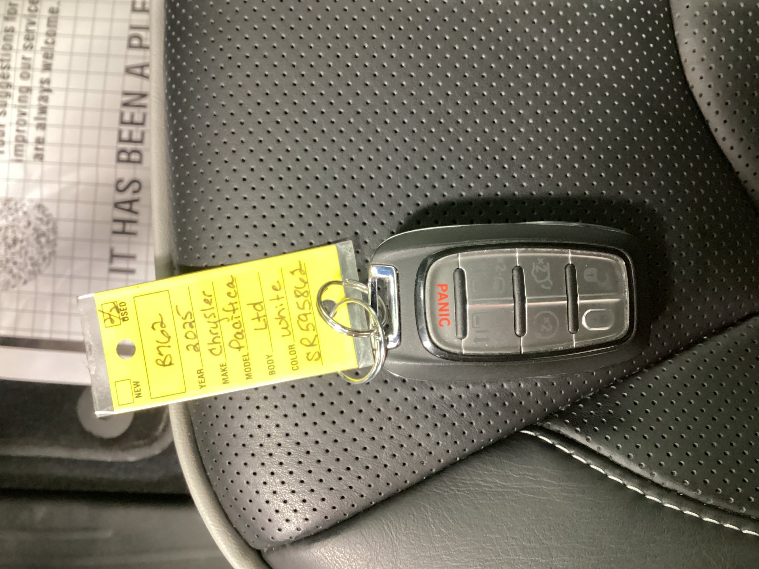 Used 2025 Chrysler Pacifica Limited FWD image 40