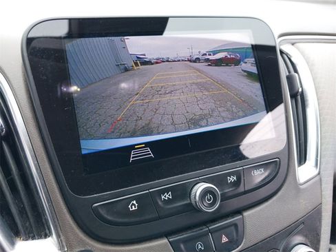 Used 2020 Chevrolet Malibu LT image 16