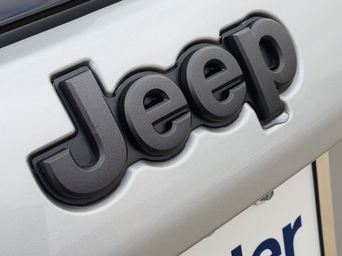 New 2026 Jeep Compass Latitude image 7