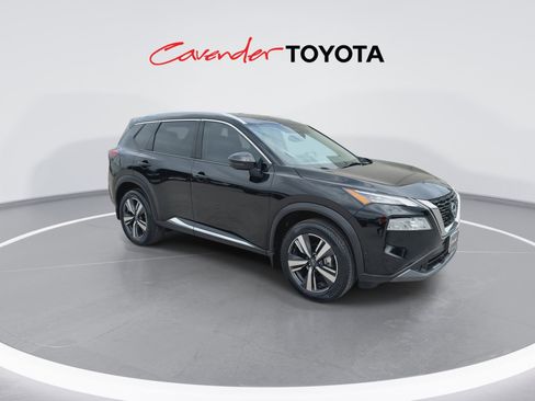 Used 2023 Nissan Rogue SL w/ SL Premium Package FWD image 2