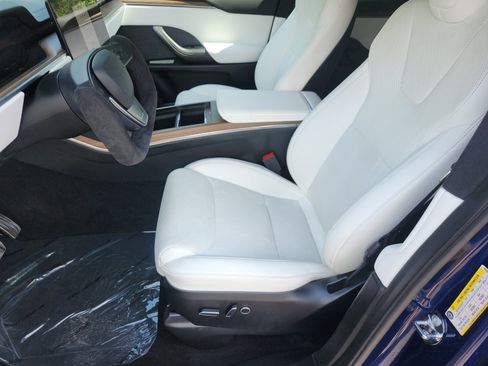 Used 2023 Tesla Model X AWD/4WD image 9
