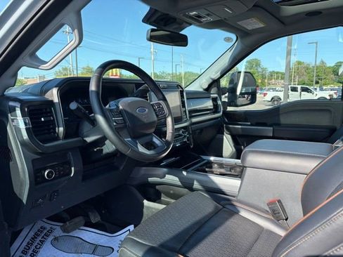 Used 2025 Ford F350 Lariat w/ Lariat Ultimate Package AWD/4WD image 18